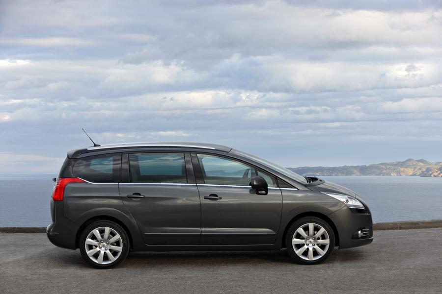  Peugeot 5008 2009 года  (фото 55 из 122)